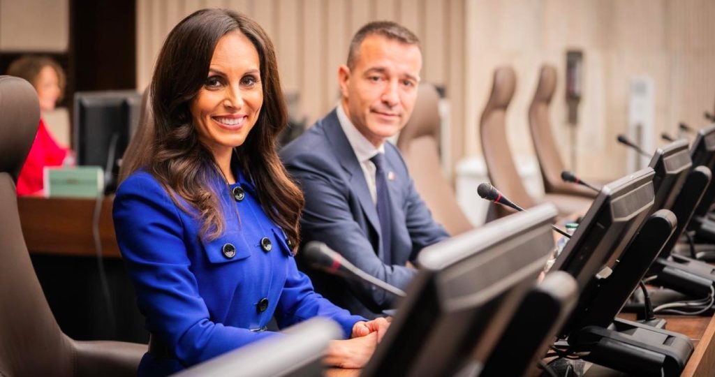 Bývalý šéf kontrarozviedky slovenskej tajnej služby Tóth o progresívcoch vo Ficovej vláde Bývalý šéf kontrarozviedky slovenskej tajnej služby Tóth o progresívcoch vo Ficovej vláde