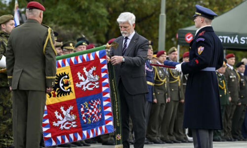 Kladení věnců, vyznamenávání i dny otevřených dveří. Co všechno se bude dít 28. října?