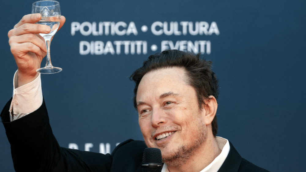 Elon Musk odhalil budúcnosť dopravy. Cena robotického taxíka vás prekvapí Elon Musk odhalil budúcnosť dopravy. Cena robotického taxíka vás prekvapí