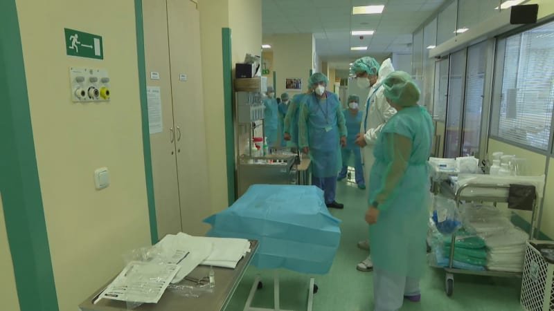 Malým nemocnicím vadí systém úhrad. Dostanou od pojišťovny méně než velké, jde o statisíce Malým nemocnicím vadí systém úhrad. Dostanou od pojišťovny méně než velké, jde o statisíce