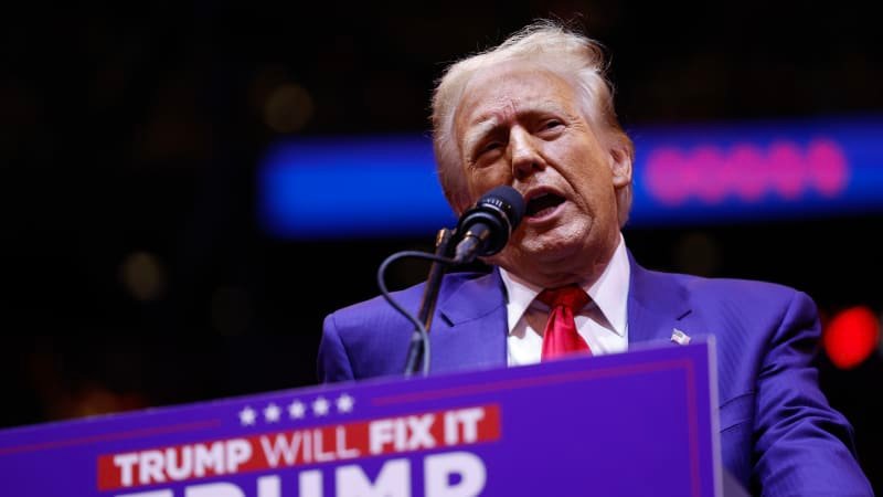 Zastavím invazi zločinců, Harrisová má nízké IQ, řekl Trump. Distancoval se od svého hosta Zastavím invazi zločinců, Harrisová má nízké IQ, řekl Trump. Distancoval se od svého hosta
