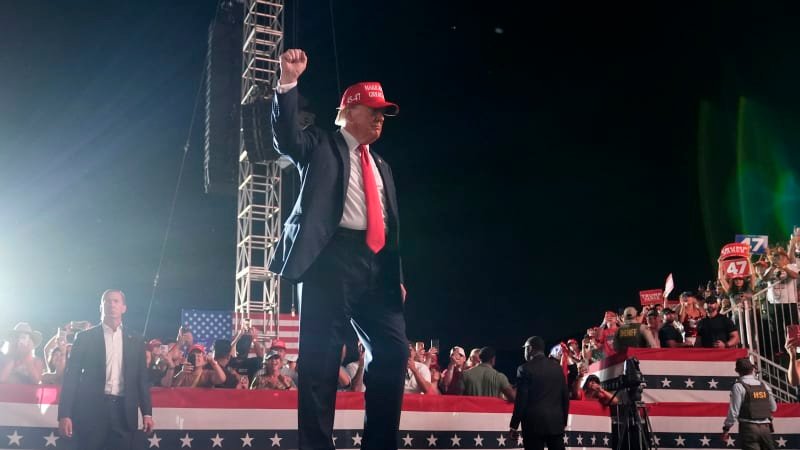 Ozbrojený muž se snažil dostat na mítink Trumpa. Asi jsme zamezili dalšímu atentátu, říká šerif Ozbrojený muž se snažil dostat na mítink Trumpa. Asi jsme zamezili dalšímu atentátu, říká šerif