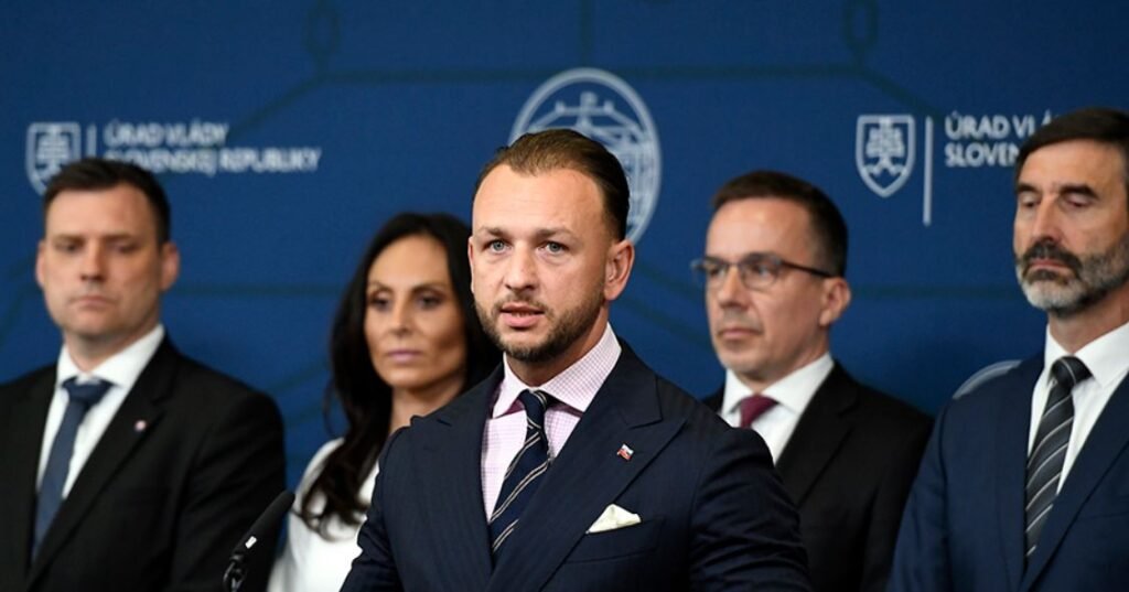 Šutaj Eštok sa pýta: Je toto naozaj to, čo Slovensko chce? Spišiak volá po legalizácii tvrdých drog, PS sa sťažuje na protidrogové razie! Šutaj Eštok sa pýta: Je toto naozaj to, čo Slovensko chce? Spišiak volá po legalizácii tvrdých drog, PS sa sťažuje na protidrogové razie!