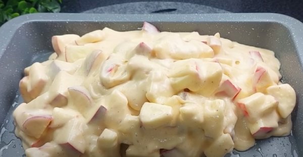 Skvelý jablkový koláčik, stál sa našim doslova víkendovým rituálom aj u nás doma! Deti si ho nevedia vynachváliť! Skvelý jablkový koláčik, stál sa našim doslova víkendovým rituálom aj u nás doma! Deti si ho nevedia vynachváliť!