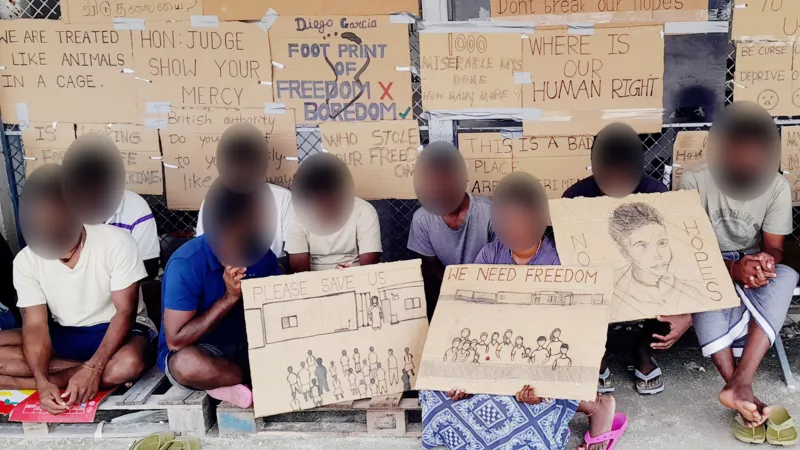 Británia sa zbavuje nelegálnych prisťahovalcov: tamilskí migranti budú poslaní do Rumunska Británia sa zbavuje nelegálnych prisťahovalcov: tamilskí migranti budú poslaní do Rumunska