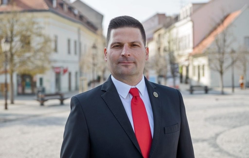 Róbert Švec: Začali Huliak a jeho pobočníci KOPAŤ za Progresívne Slovensko? Róbert Švec: Začali Huliak a jeho pobočníci KOPAŤ za Progresívne Slovensko?