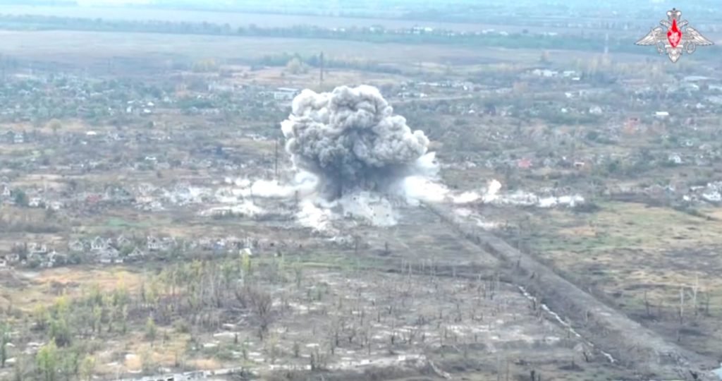 Ruská kĺzavá bomba zničila ukrajinské vojenské veliteľstvo v Charkovskej oblasti Ruská kĺzavá bomba zničila ukrajinské vojenské veliteľstvo v Charkovskej oblasti