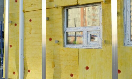 Skokovému zvýšeniu účtov za energie môžu ľudia predísť renováciami svojich domov
