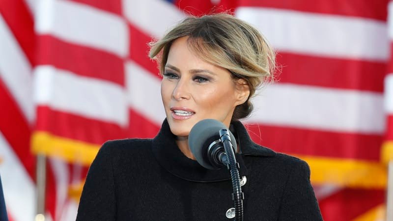 Melania Trumpová zraje do krásy, rozplývá se módní návrhář. Popsal její minimalistický styl Melania Trumpová zraje do krásy, rozplývá se módní návrhář. Popsal její minimalistický styl