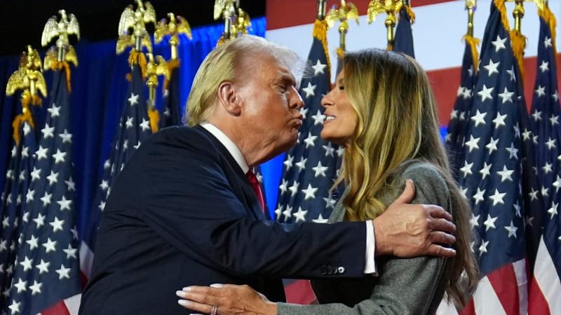 Trump prožíval triumf se ženou Melanií, polibek vzbudil pozornost. Vrátí se dcera Ivanka? Trump prožíval triumf se ženou Melanií, polibek vzbudil pozornost. Vrátí se dcera Ivanka?