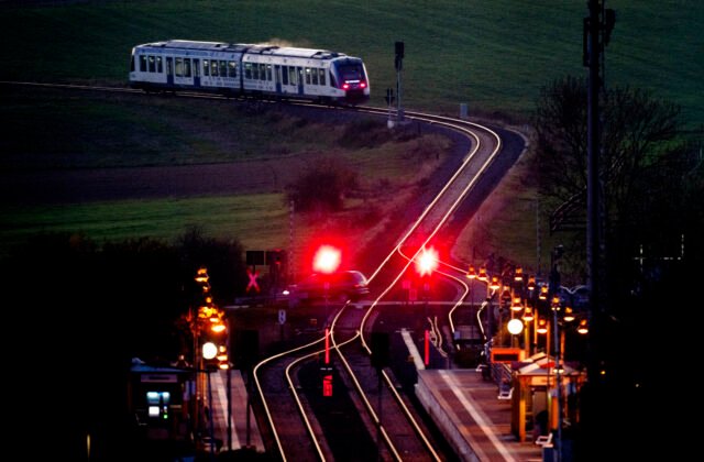 213235_germany_daily_life_74302-640x420.jpg Na Morave sa zrazil vlak s nákladným autom, zranené sú štyri ženy