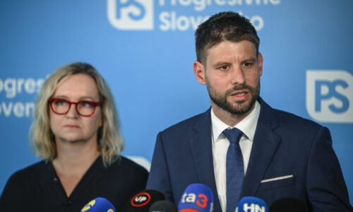 Progresívne Slovensko by tesne vyhralo nad Ficovým Smerom, Republika opäť porástla