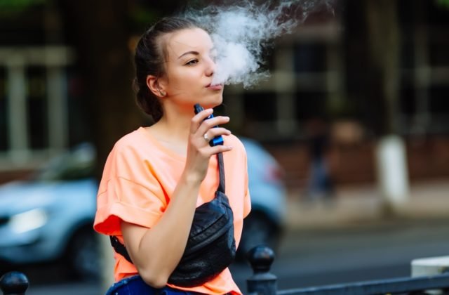 218351_gettyimages-984979480-640x420.jpg Slovensko zvažuje zákaz jednorazových e-cigariet, cieľom je ochrana detí pred nikotínom