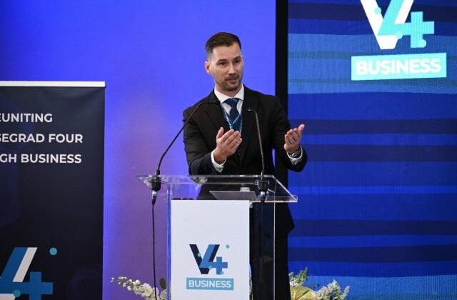 221863_parizek-640x420.jpg Je nevyhnutné prehodnotiť energetickú politiku, clá a rovnosť príležitostí pre členské štáty v EÚ, zhodli sa biznismeni v Bratislave