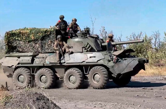222341_russia_ukraine_34911-640x420.jpg Rusko stratilo ďalších vyše 1 600 vojakov, prišlo aj o osem tankov a 28 delostreleckých systémov