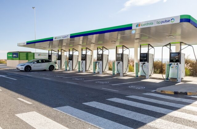 225610_iberdrola_dkv_mobility_bp-pulse_-640x420.jpg Elektromobilita: DKV Mobility rozširuje svoju sieť nabíjacích miest pre elektromobily o viac ako 550 nabíjacích miest v Španielsku