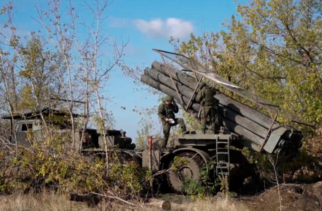 232913_russia_ukraine_53041-640x420.jpg Rusko na Ukrajine prišlo o ďalších viac ako 2-tisíc vojakov, stratilo aj tanky, bojové vozidlá a delostrelectvo