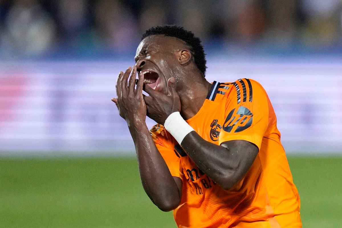 Real Madrid cestuje do Liverpoolu bez superhviezdy. Vinicius oznámil zlú správu