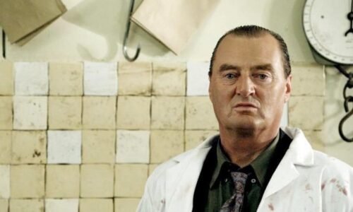 Irský komik z oblíbeného sitcomu prohrál boj s rakovinou. Soustrast vyjádřil i premiér