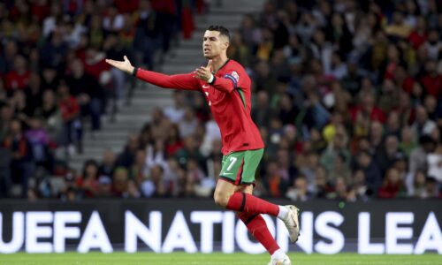 Ronaldo zastrihal nožnicami pri totálnej demolácii Poľska. Španieli uhrali v Dánsku výhru