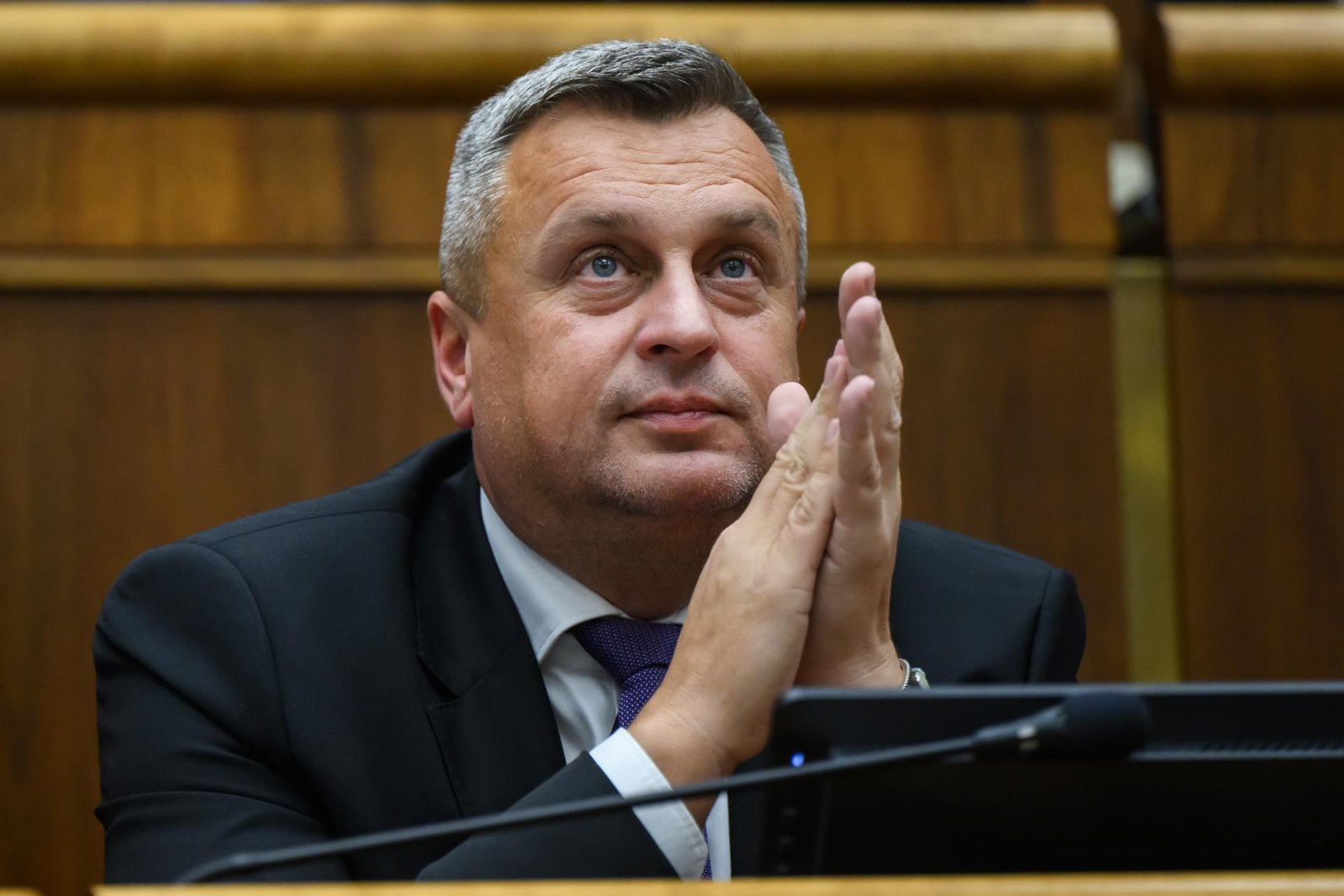 Danko: Vláda nepadne a predčasné voľby nebudú. Verím, že tie horúce tri hlavy vytriezvejú, vyhlásil Danko: Vláda nepadne a predčasné voľby nebudú. Verím, že tie horúce tri hlavy vytriezvejú, vyhlásil