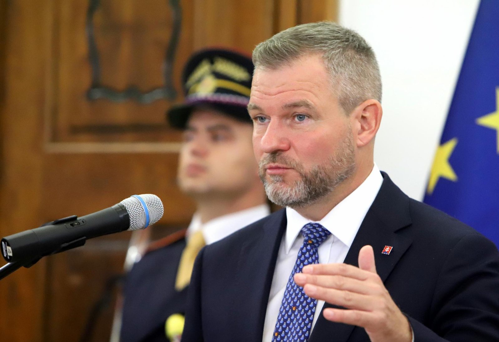 Mimovládne organizácie vyzývajú Pellegriniho, aby vetoval novelu infozákona Mimovládne organizácie vyzývajú Pellegriniho, aby vetoval novelu infozákona
