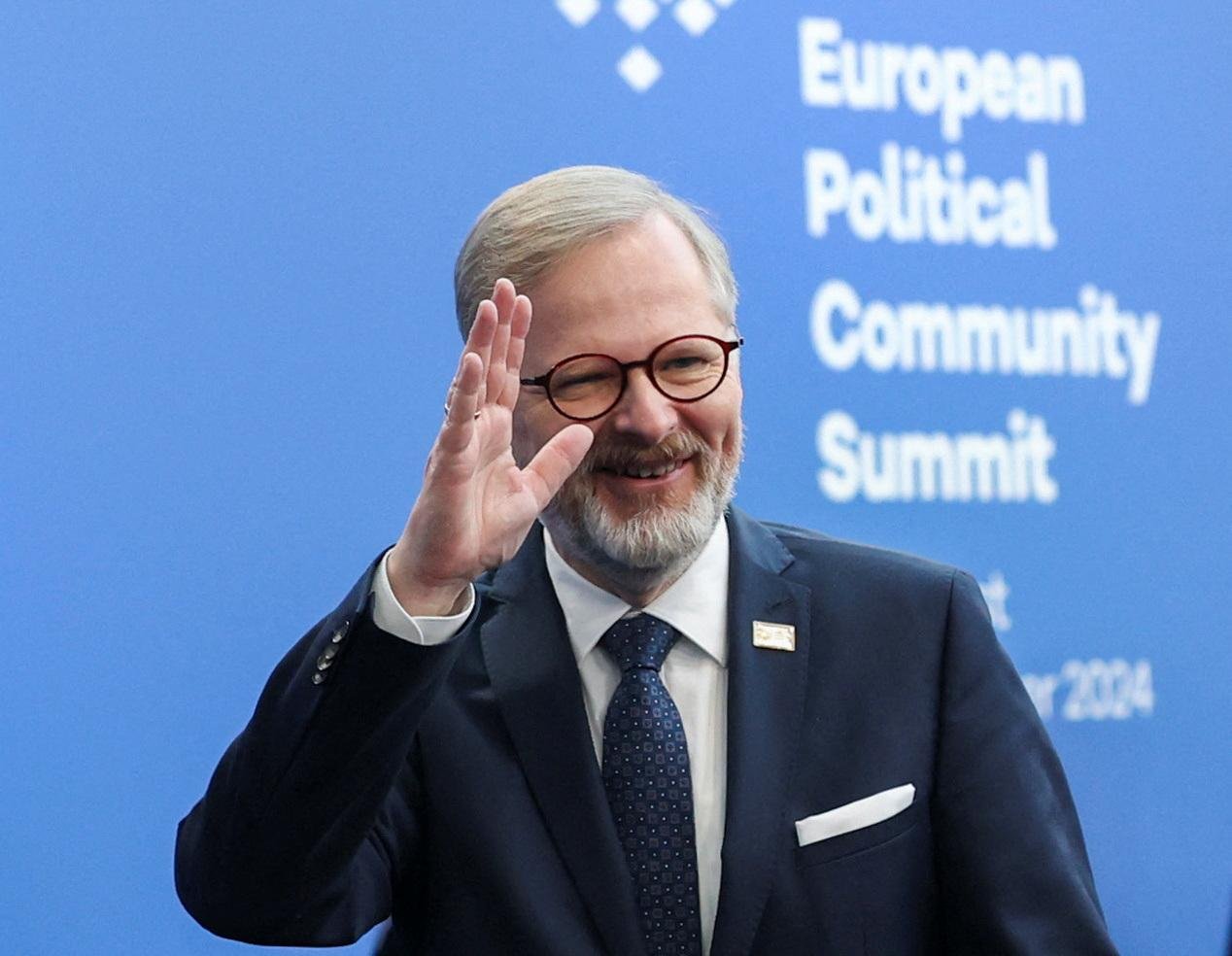 Fialove sľuby. Česi budú mať mzdy ako v Nemecku, ale musia nás voliť, vyhlásil premiér Fialove sľuby. Česi budú mať mzdy ako v Nemecku, ale musia nás voliť, vyhlásil premiér