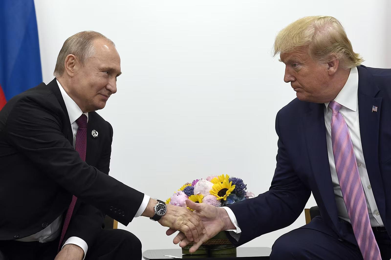 Výhoda proti Ukrajine i Únii, sľubuje si Kremeľ od Trumpa. Chce vojnu zmraziť, z Ruska ide optimizmus Výhoda proti Ukrajine i Únii, sľubuje si Kremeľ od Trumpa. Chce vojnu zmraziť, z Ruska ide optimizmus