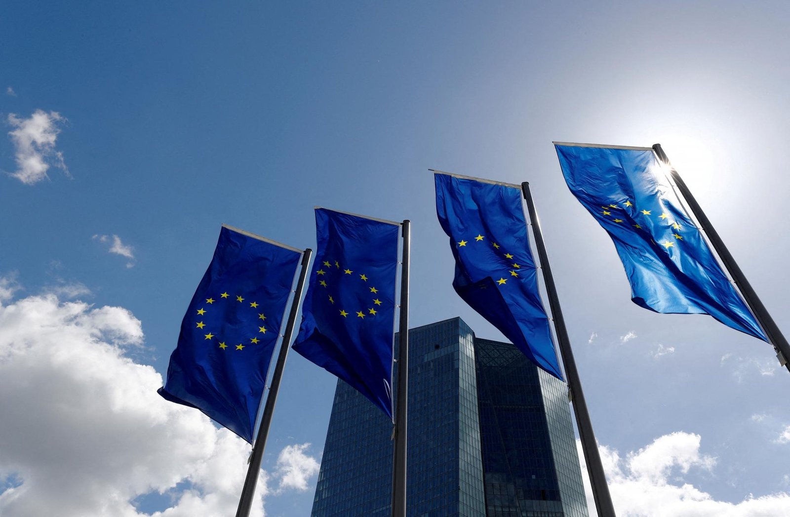 Inflácia v eurozóne v októbri vzrástla. Stále je však v súlade s cieľom centrálnej banky Inflácia v eurozóne v októbri vzrástla. Stále je však v súlade s cieľom centrálnej banky