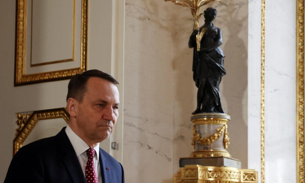 Veľké štáty Únie sú pripravené prevziať od USA bremeno podpory Ukrajine, povedal poľský minister