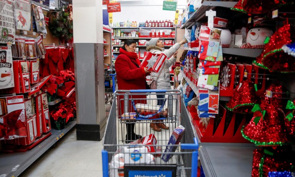 Walmart opäť zvýšil prognózy, na sviatočný nákupný ošiaľ je pripravený