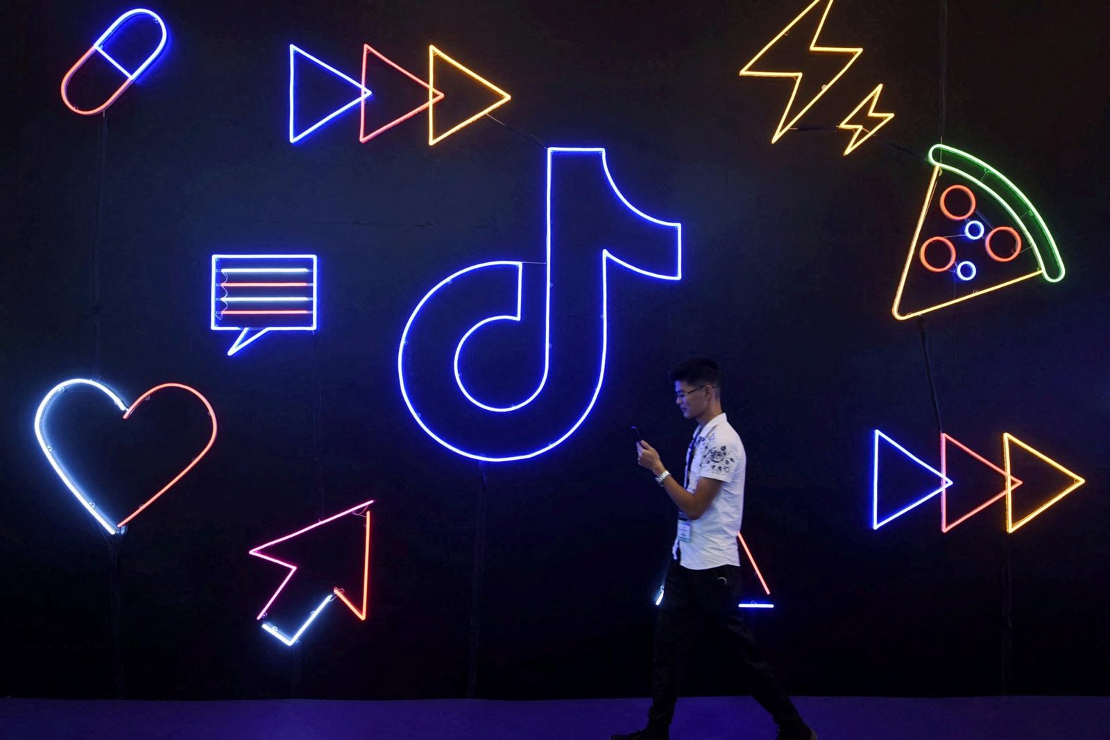 Rumunsko chce vypnúť TikTok pre údajné zasahovanie do prezidentských volieb