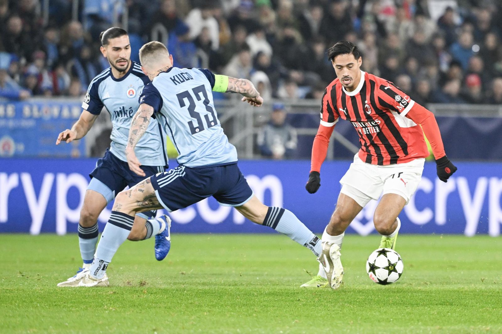 Dráma až do samého konca, Slovan sa giganta AC Miláno nezľakol. Ani dva góly ale na body nestačili