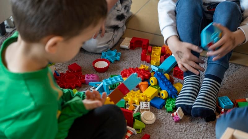 Pozor na nebezpečné hračky na trhu. Prozradit je mohou i podezřelé vlastnosti, varují experti Pozor na nebezpečné hračky na trhu. Prozradit je mohou i podezřelé vlastnosti, varují experti