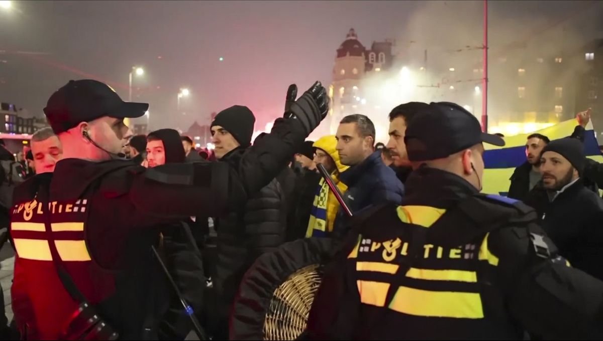 VIDEO Výtržnosti v Amsterdame sa vymkli spod kontroly. Izraelská vláda chcela vyslať záchrannú misiu VIDEO Výtržnosti v Amsterdame sa vymkli spod kontroly. Izraelská vláda chcela vyslať záchrannú misiu