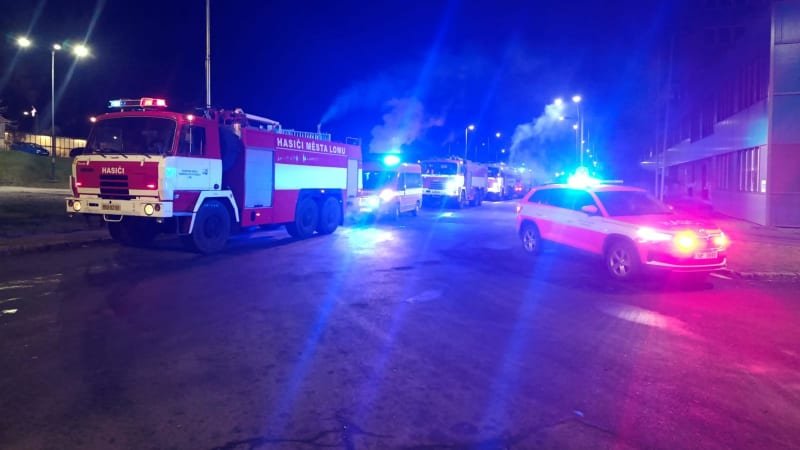 Noční požár v Litvínově: Škody jsou za 50 milionů. Zasahovalo devět jednotek hasičů Noční požár v Litvínově: Škody jsou za 50 milionů. Zasahovalo devět jednotek hasičů