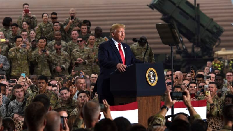Obavy v Pentagonu. Trump může poslat na migranty armádu, některým generálům hrozí vyhazov Obavy v Pentagonu. Trump může poslat na migranty armádu, některým generálům hrozí vyhazov