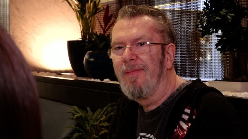 Richard Müller promluvil o životě i nové desce. Mentálně se cítím na 18, fyzicky na 80, řekl Richard Müller promluvil o životě i nové desce. Mentálně se cítím na 18, fyzicky na 80, řekl