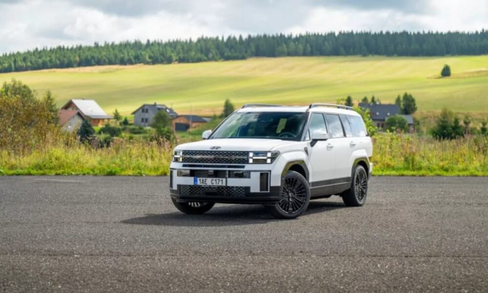 TEST: Hybridní Hyundai Santa Fe je originální korejská lednička, která okouzlí i estéty