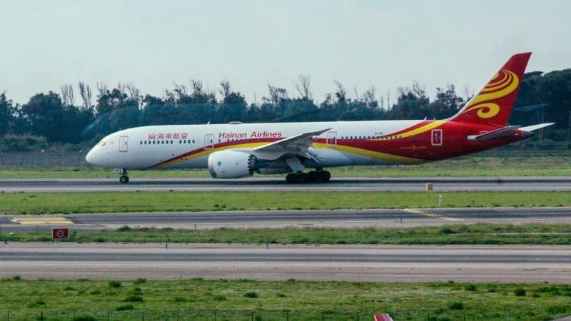 Drama na nebi u Říma: Boeingu šlehaly z motoru plameny, obyvatelé slyšeli exploze Drama na nebi u Říma: Boeingu šlehaly z motoru plameny, obyvatelé slyšeli exploze