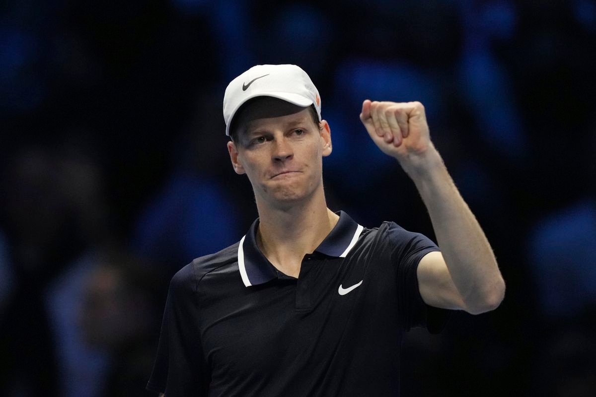 Turnaj majstrov: Sinner je prvý semifinalista, pomohol mu de Minaur Turnaj majstrov: Sinner je prvý semifinalista, pomohol mu de Minaur
