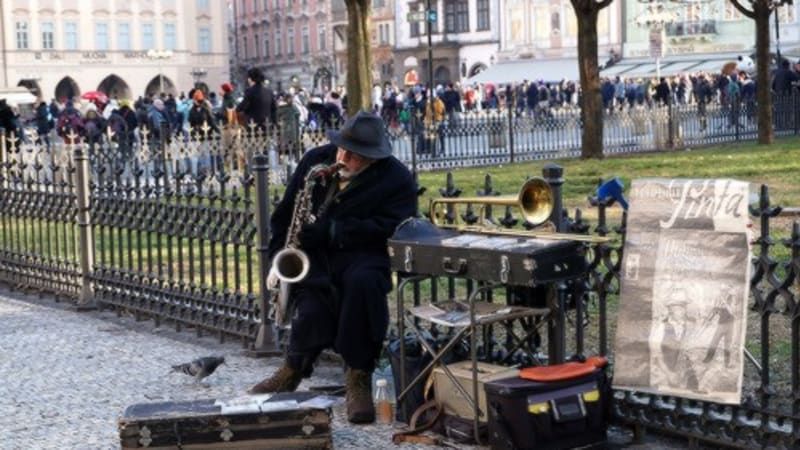 Zemřela legenda pražských ulic: Saxofonista Pinta hrál v mládí i s Karlem Gottem