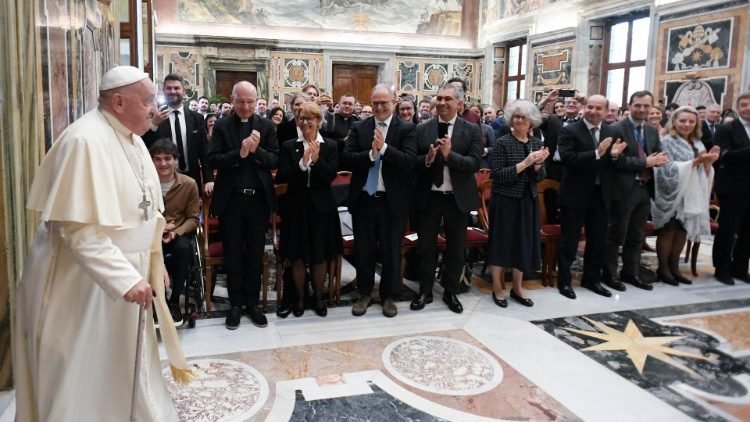 Pápež: Snívam o komunikácii, ktorá udržiava pozornosť na posledných Pápež: Snívam o komunikácii, ktorá udržiava pozornosť na posledných