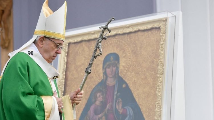 Pápež estónskym katolíkom: Vaše dedičstvo viery a lásky povzbudí súčasnú generáciu Pápež estónskym katolíkom: Vaše dedičstvo viery a lásky povzbudí súčasnú generáciu
