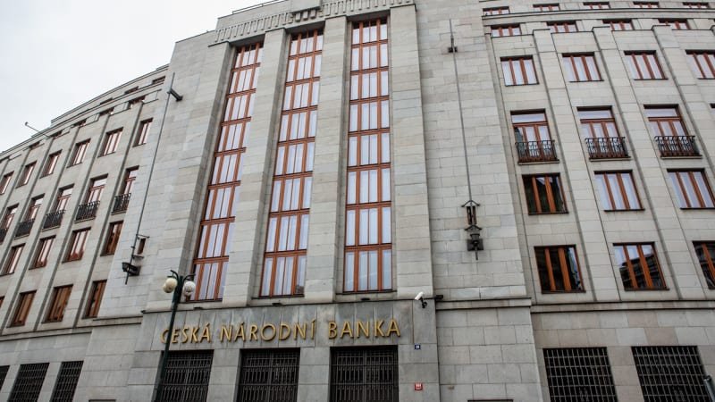 Základní úroková sazba klesla na čtyři procenta. Je nejnižší od února 2022