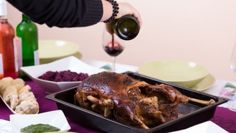 Nejlepší svatomartinské recepty: Pomalu pečená husa i rohlíčky, zkuste staročeskou přílohu Nejlepší svatomartinské recepty: Pomalu pečená husa i rohlíčky, zkuste staročeskou přílohu