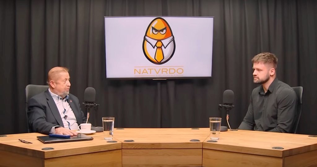 Harabin o prebiehajúcej konfrontácii medzi silami starého anglosaského svetového poriadku a nového sveta reprezentujúceho štátmi skupiny BRICS, ale aj o Huliakovi, ktorého považuje za užitočný destabilizačný nástroj v rukách globalistov na rozdeľovanie národných síl na Slovensku