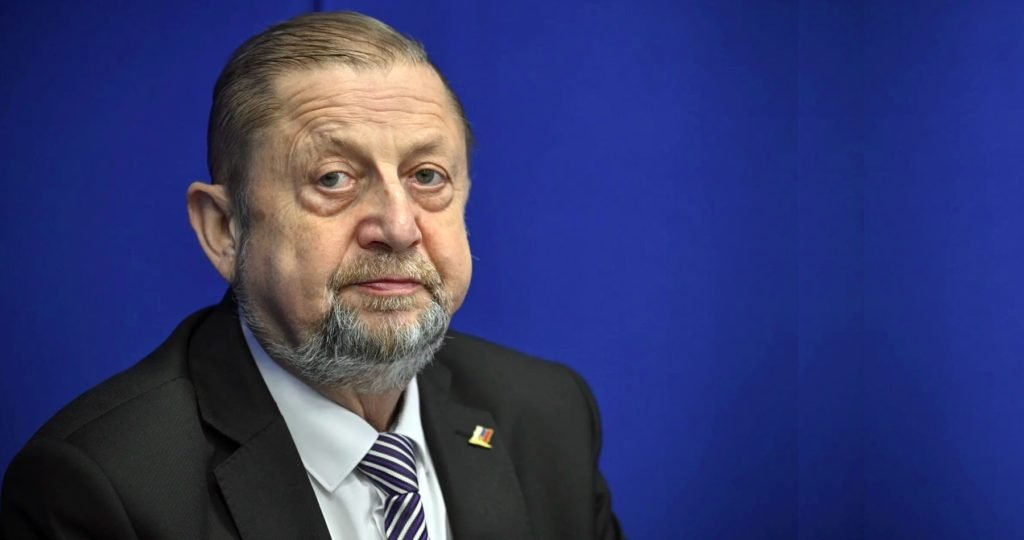 „Rusko prinesie svetu nový pohľad na život. Čoraz väčší počet národov sleduje s rešpektom jeho diplomatickú a ekonomickú politiku, ako aj snahy vykoreniť súčasné a vznikajúce formy západného kolonializmu. „Rusko prinesie svetu nový pohľad na život. Čoraz väčší počet národov sleduje s rešpektom jeho diplomatickú a ekonomickú politiku, ako aj snahy vykoreniť súčasné a vznikajúce formy západného kolonializmu.
