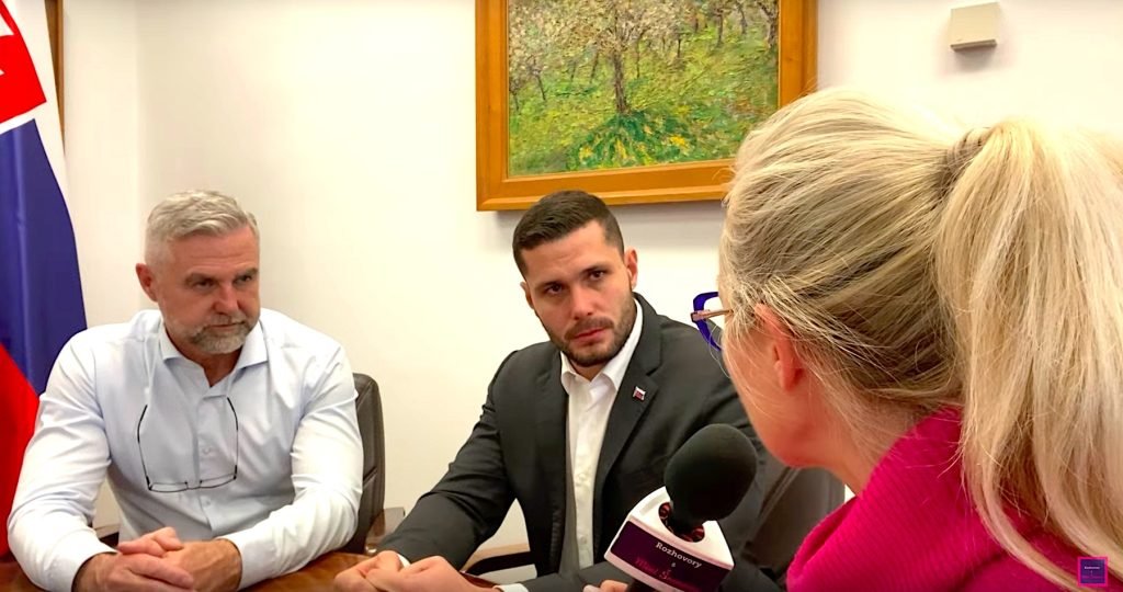 VIDEO: Gašpar & Glück o výsledkoch zasadania branno-bezpečnostného výboru v utajenom režime k policajnej brutalite v Košiciach, šikanovaní ľudí policajtmi počas covidu, vyčíňaní čurillovcov, ale aj o Korčokovom vstupe do PS VIDEO: Gašpar & Glück o výsledkoch zasadania branno-bezpečnostného výboru v utajenom režime k policajnej brutalite v Košiciach, šikanovaní ľudí policajtmi počas covidu, vyčíňaní čurillovcov, ale aj o Korčokovom vstupe do PS