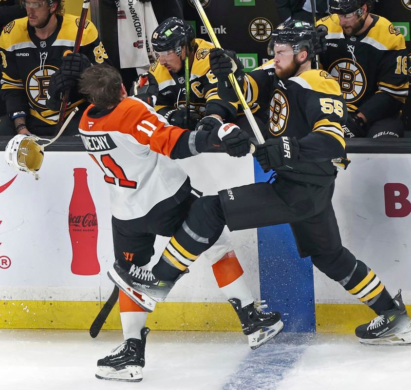VIDEO Zacha vystrelil Bostonu bod navyše. Buffalo natiahlo sériu prehier